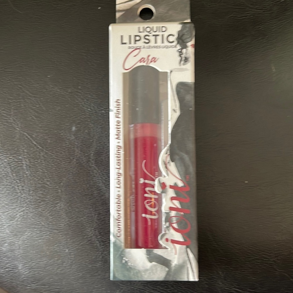 NIB Toni Liquid Lipstick Red